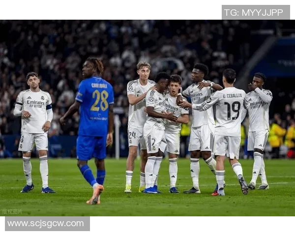 欧联背后的成长轨迹：从少年梦想到足球巨星的逆袭之路